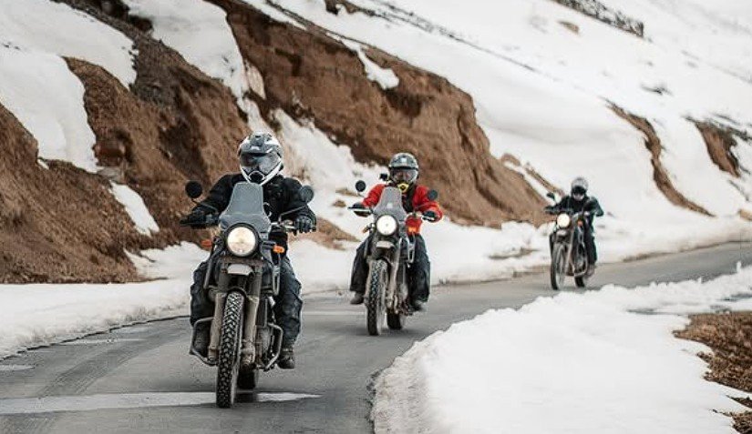 Snow line, three bikes